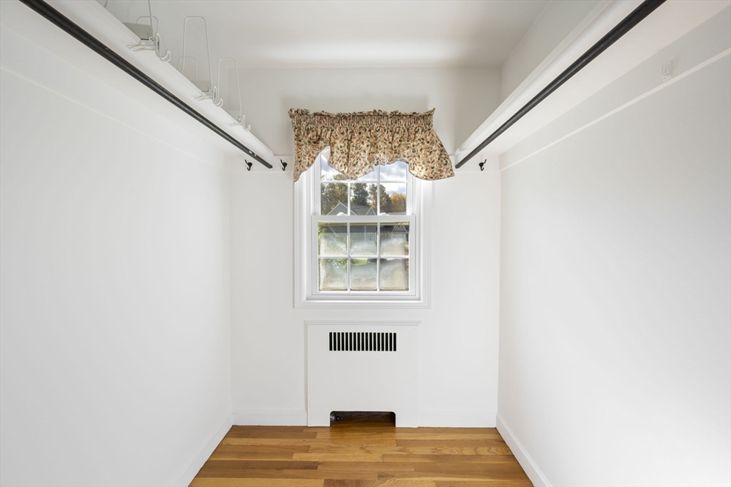 19 Lantern Ln Milton, MA 02186