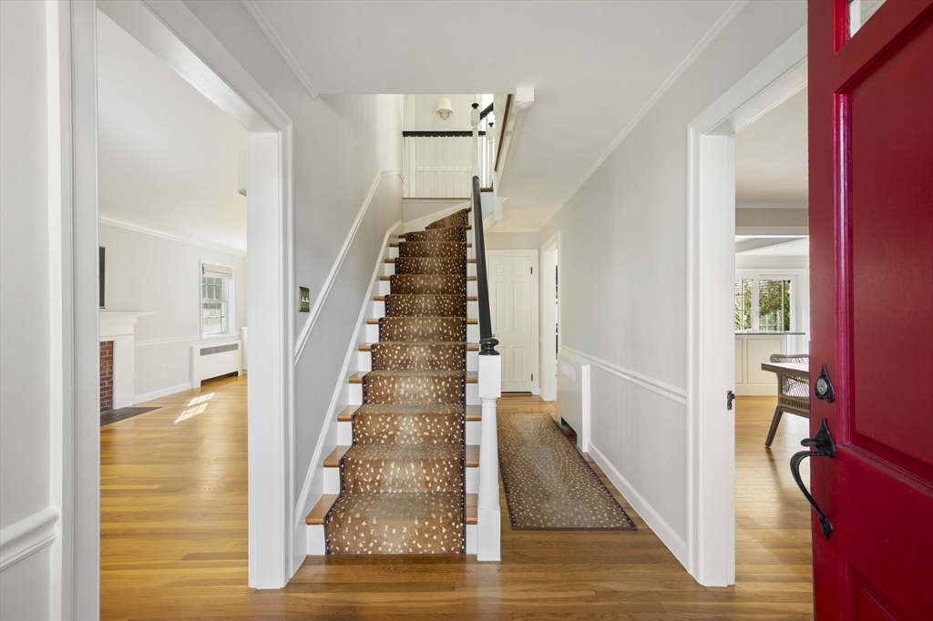 19 Lantern Ln Milton, MA 02186