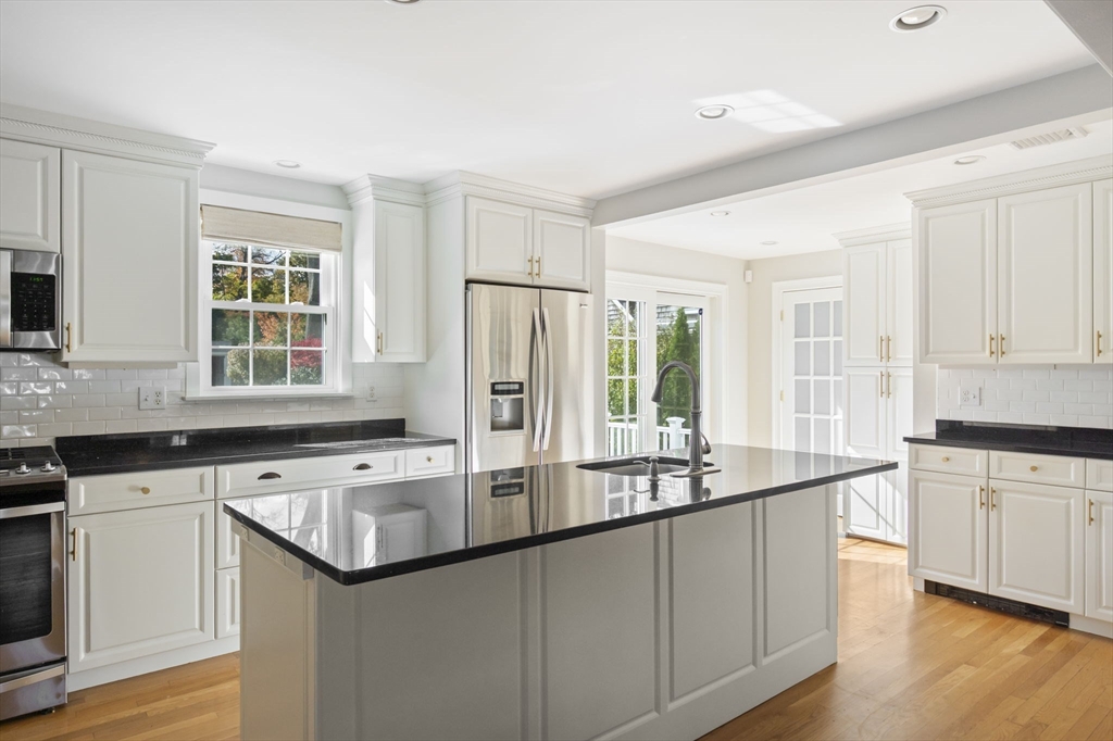 19 Lantern Ln Milton, MA 02186