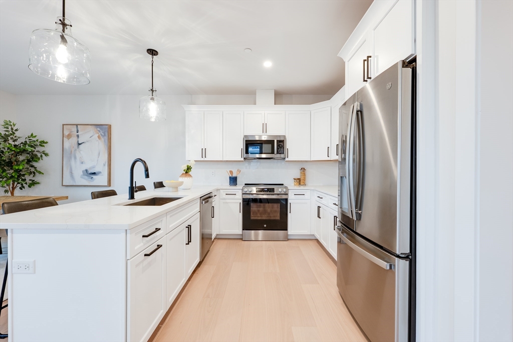 62 Foundry St #202 Wakefield, MA 01880