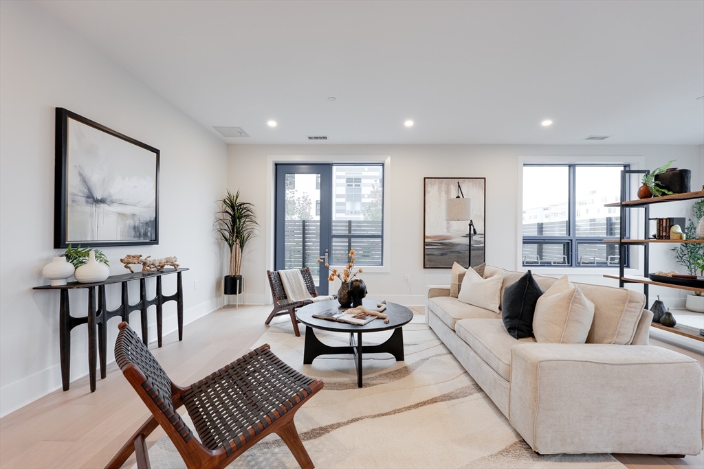 62 Foundry St #202 Wakefield, MA 01880