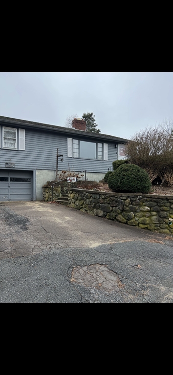 2 Savin Rd Wakefield, MA 01880