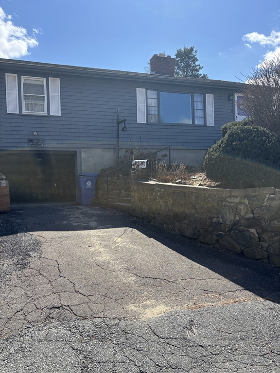 2 Savin Rd Wakefield, MA 01880