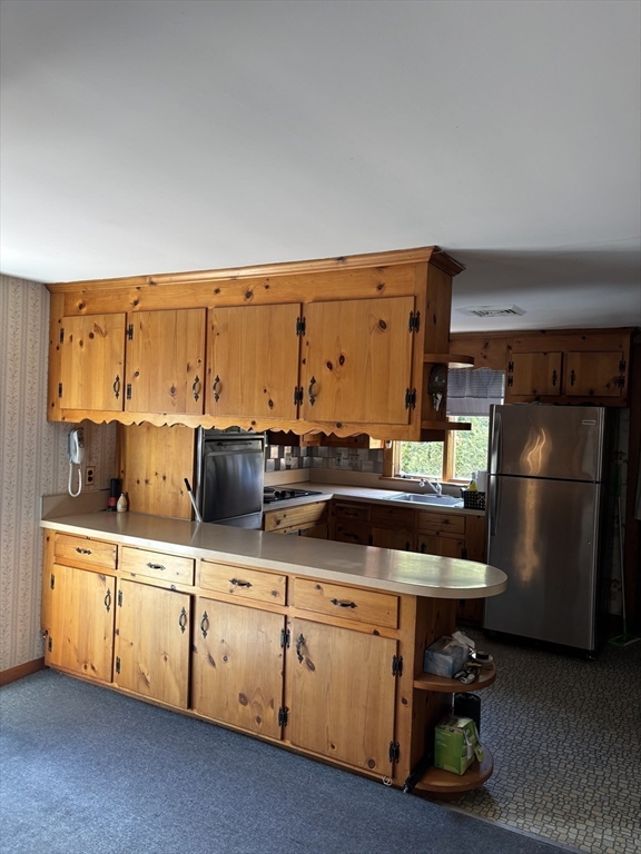 2 Savin Rd Wakefield, MA 01880