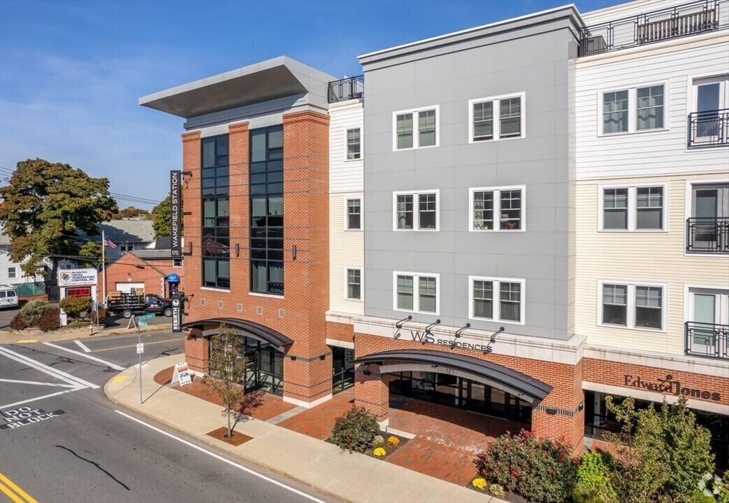 175 North Ave #407 Wakefield, MA 01880