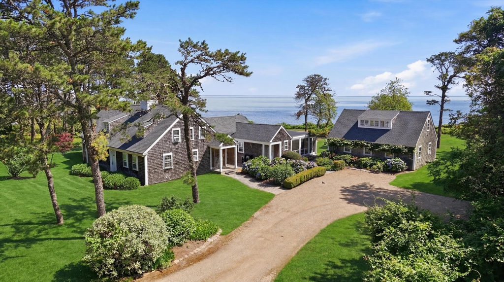 91 Plantingfield Way Edgartown, MA 02539