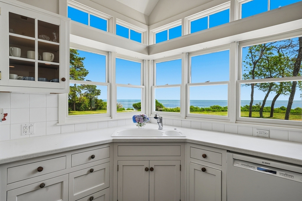 91 Plantingfield Way Edgartown, MA 02539