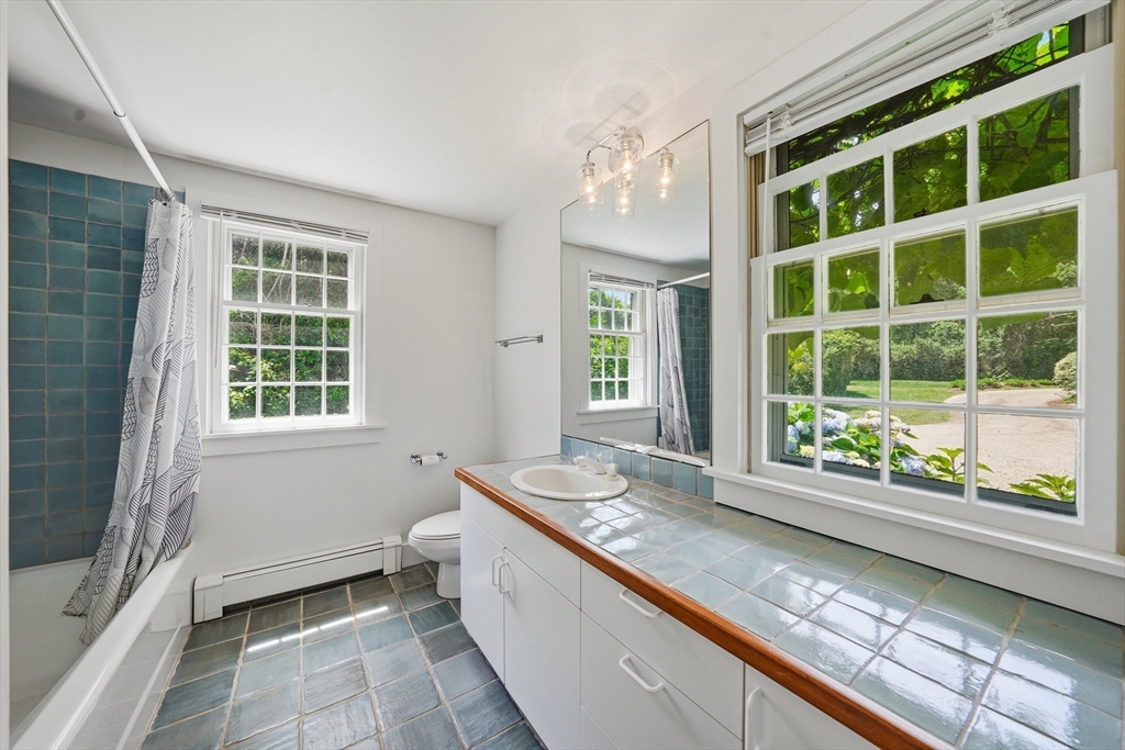 91 Plantingfield Way Edgartown, MA 02539