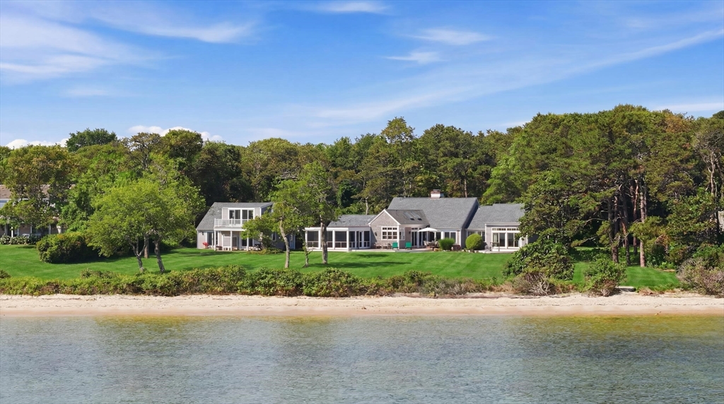 91 Plantingfield Way Edgartown, MA 02539