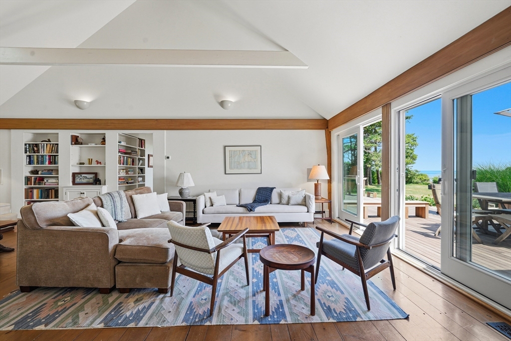 91 Plantingfield Way Edgartown, MA 02539