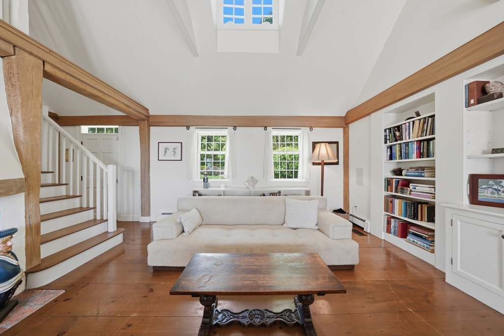 91 Plantingfield Way Edgartown, MA 02539