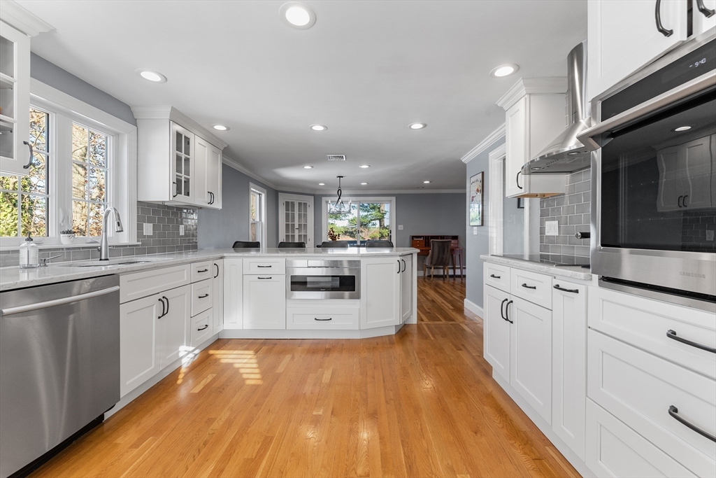 3 Suntaug St Lynnfield, MA 01940