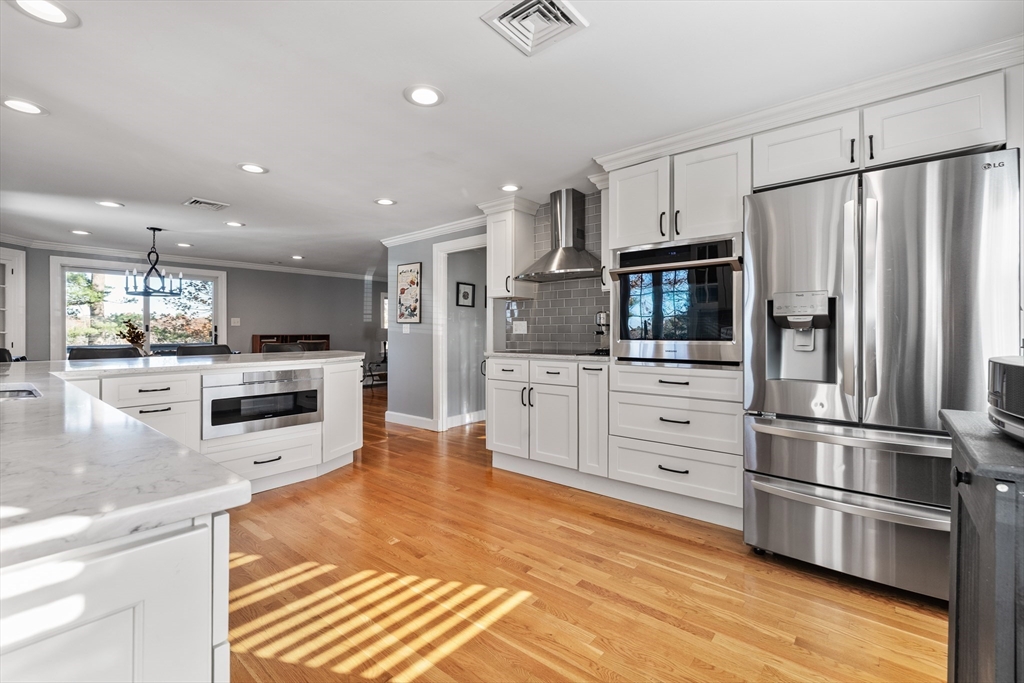 3 Suntaug St Lynnfield, MA 01940