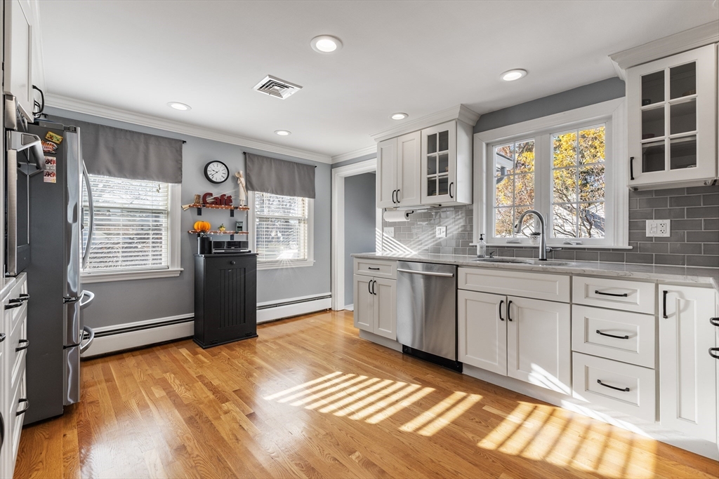 3 Suntaug St Lynnfield, MA 01940