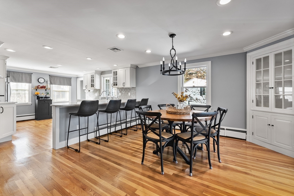 3 Suntaug St Lynnfield, MA 01940