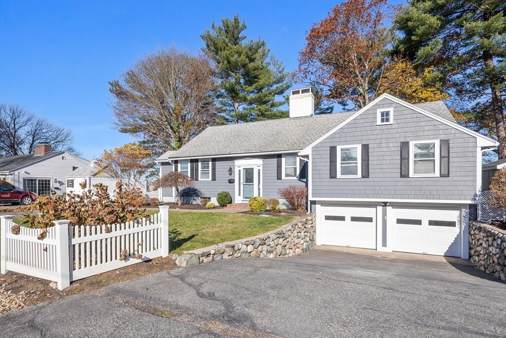 3 Suntaug St Lynnfield, MA 01940