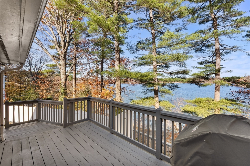 3 Suntaug St Lynnfield, MA 01940