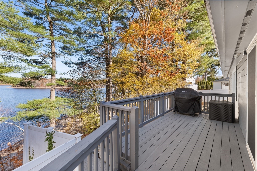 3 Suntaug St Lynnfield, MA 01940