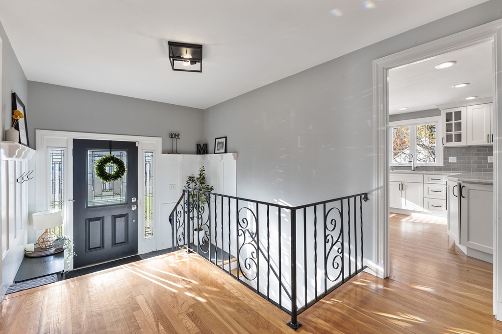 3 Suntaug St Lynnfield, MA 01940