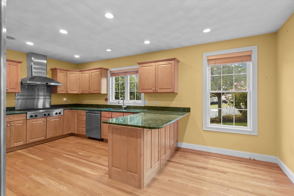 5 Bateman Ct #5 Wakefield, MA 01880 5 Bateman Ct #5 Wakefield, MA 01880