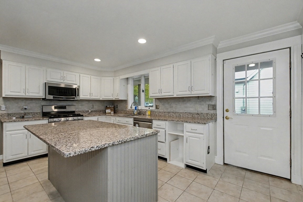 48 Cordis St Wakefield, MA 01880