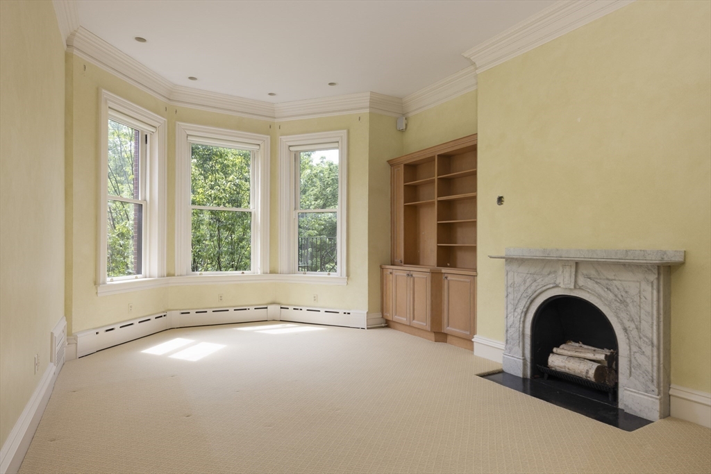 129 Commonwealth Ave Boston, MA 02116