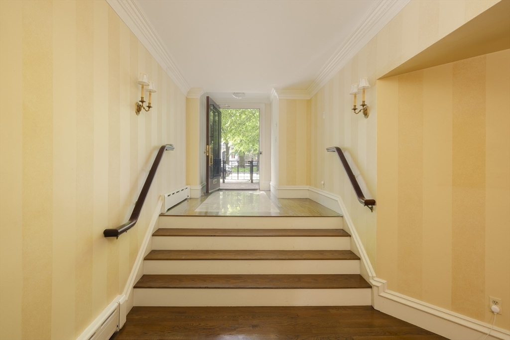 129 Commonwealth Ave Boston, MA 02116