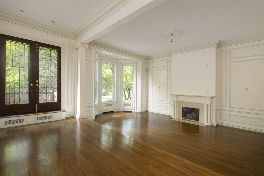 129 Commonwealth Ave Boston, MA 02116