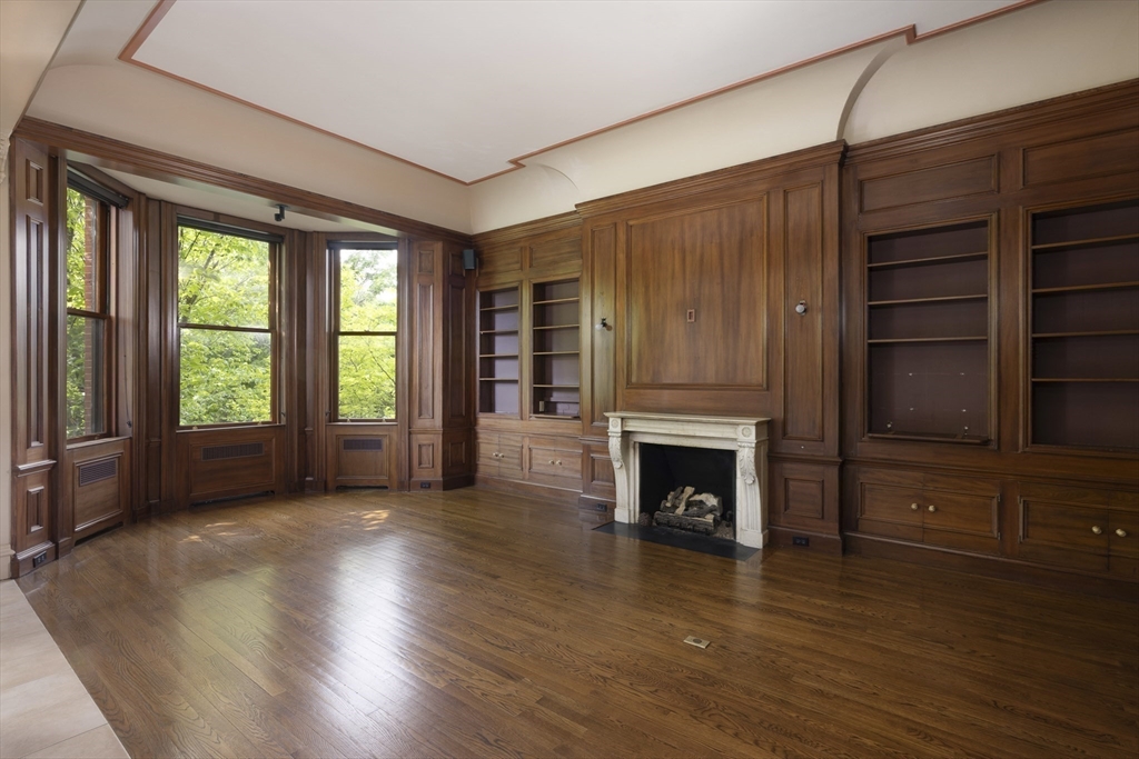 129 Commonwealth Ave Boston, MA 02116