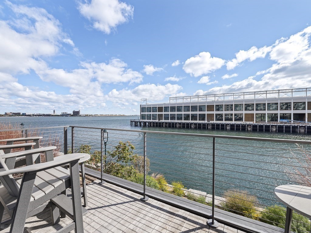 300 Pier 4th Blvd #2E