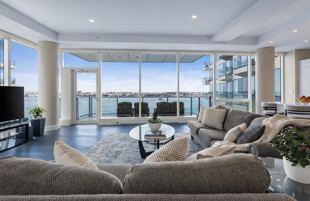 50 Liberty Dr #10K Boston, MA 02210