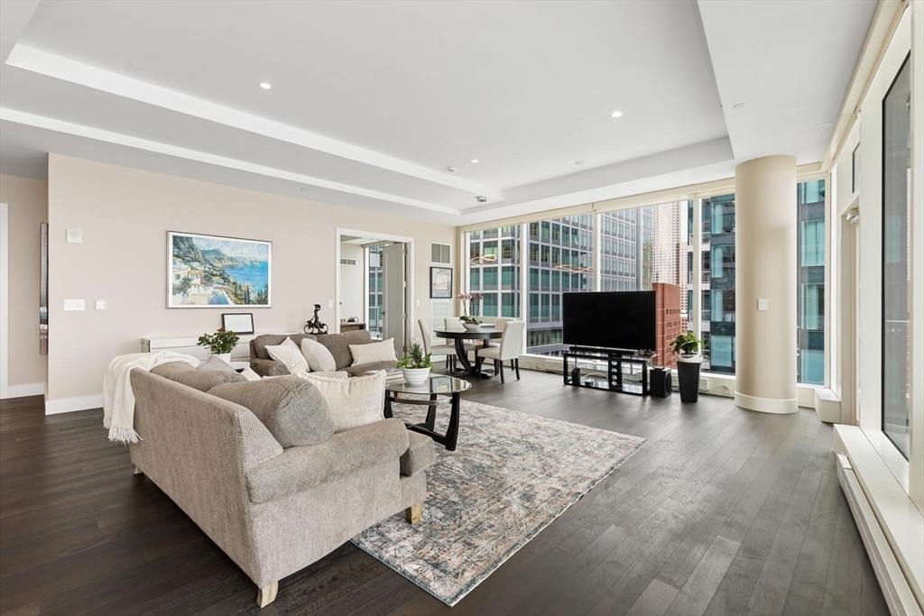 50 Liberty Dr #10K Boston, MA 02210