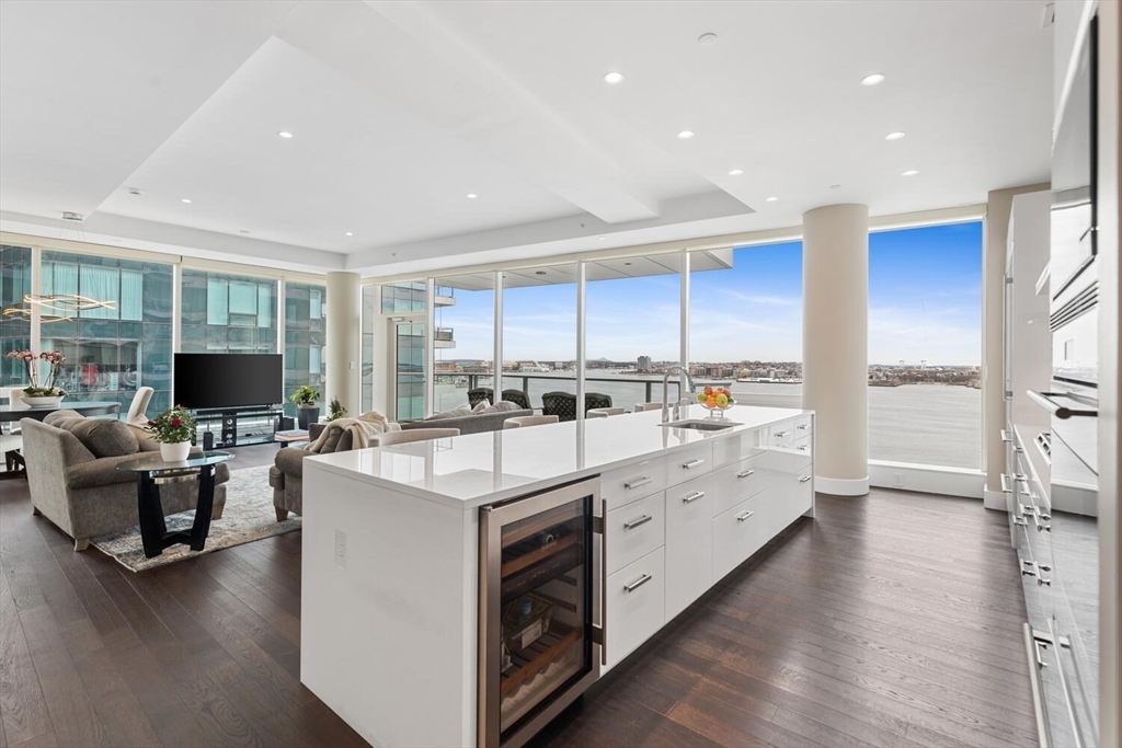 50 Liberty Dr #10K Boston, MA 02210