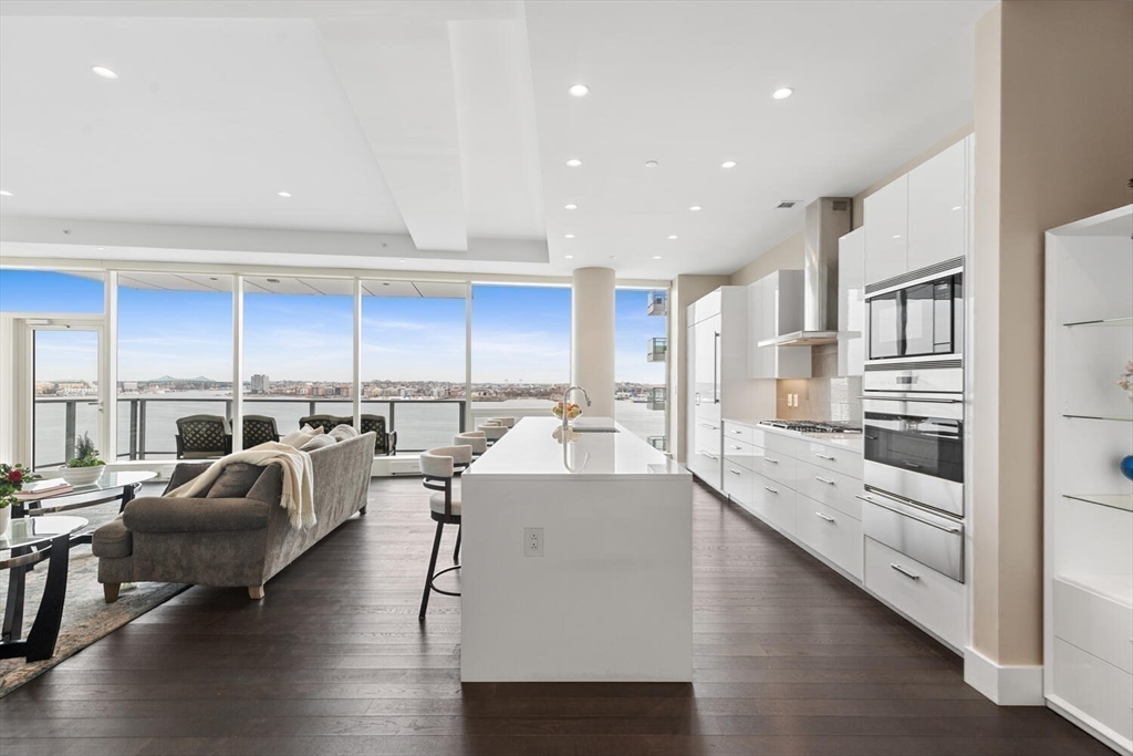 50 Liberty Dr #10K Boston, MA 02210