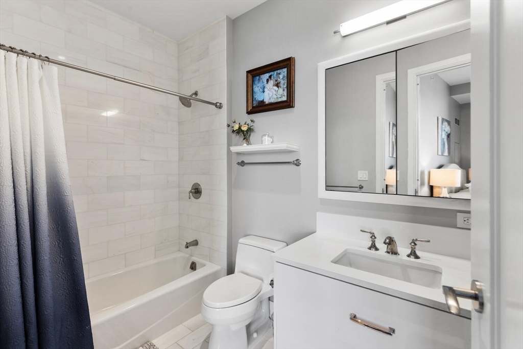 50 Liberty Dr #10K Boston, MA 02210