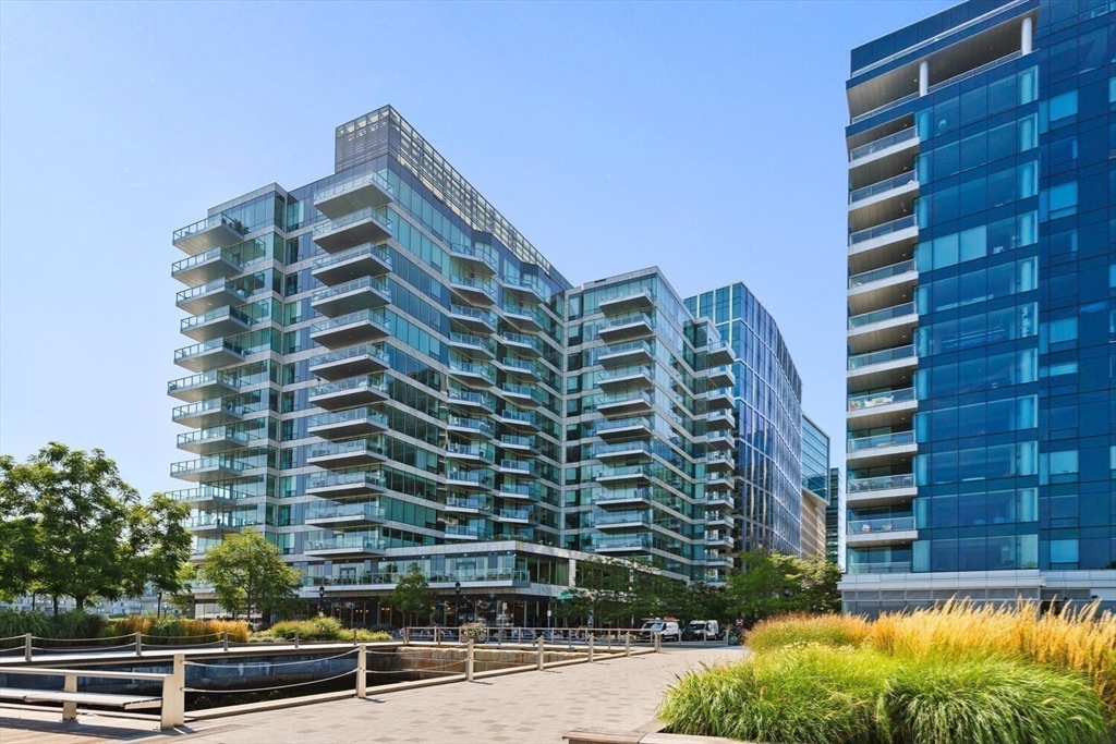 50 Liberty Dr #10K Boston, MA 02210