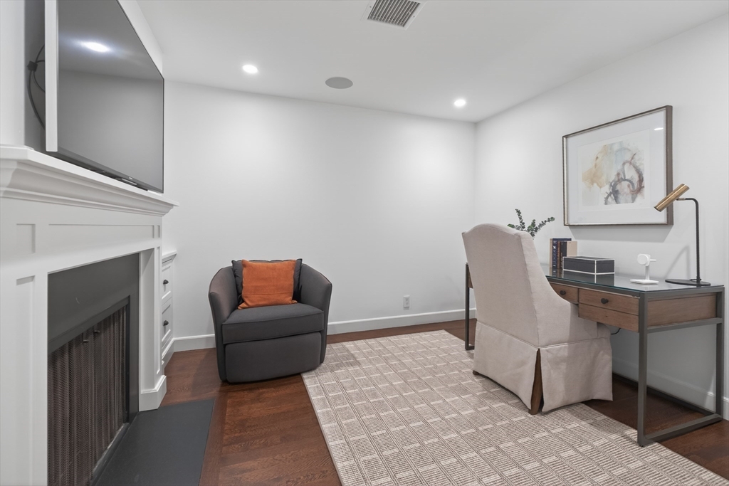 300 Boylston St #702 Boston, MA 02116