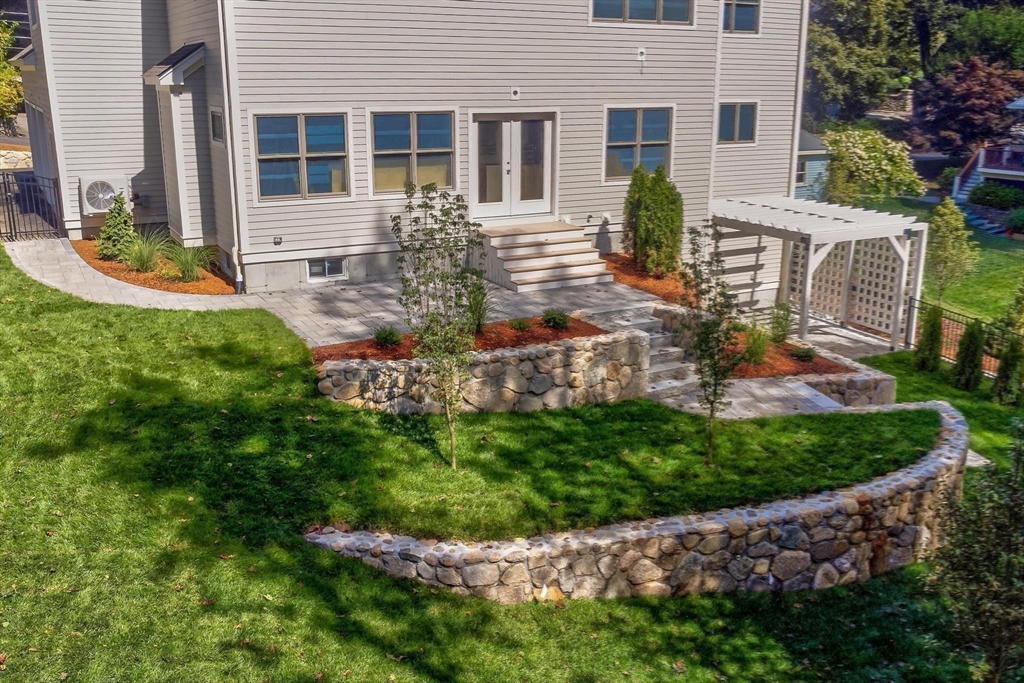 4 Adams St Wakefield, MA 01880 4 Adams St Wakefield, MA 01880