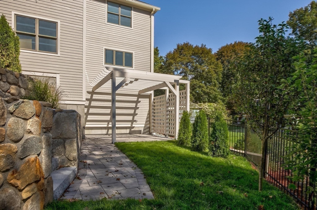 4 Adams St Wakefield, MA 01880 4 Adams St Wakefield, MA 01880