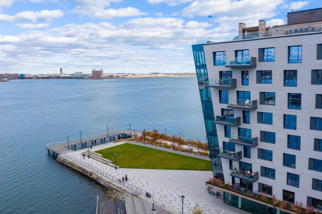 300 Pier 4th Blvd #PHM Boston, MA 02210 300 Pier 4th Blvd #PHM Boston, MA 02210
