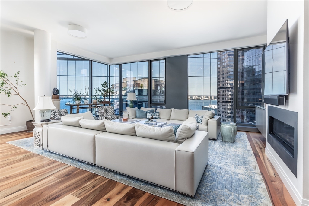 300 Pier 4th Blvd #PHM Boston, MA 02210 300 Pier 4th Blvd #PHM Boston, MA 02210