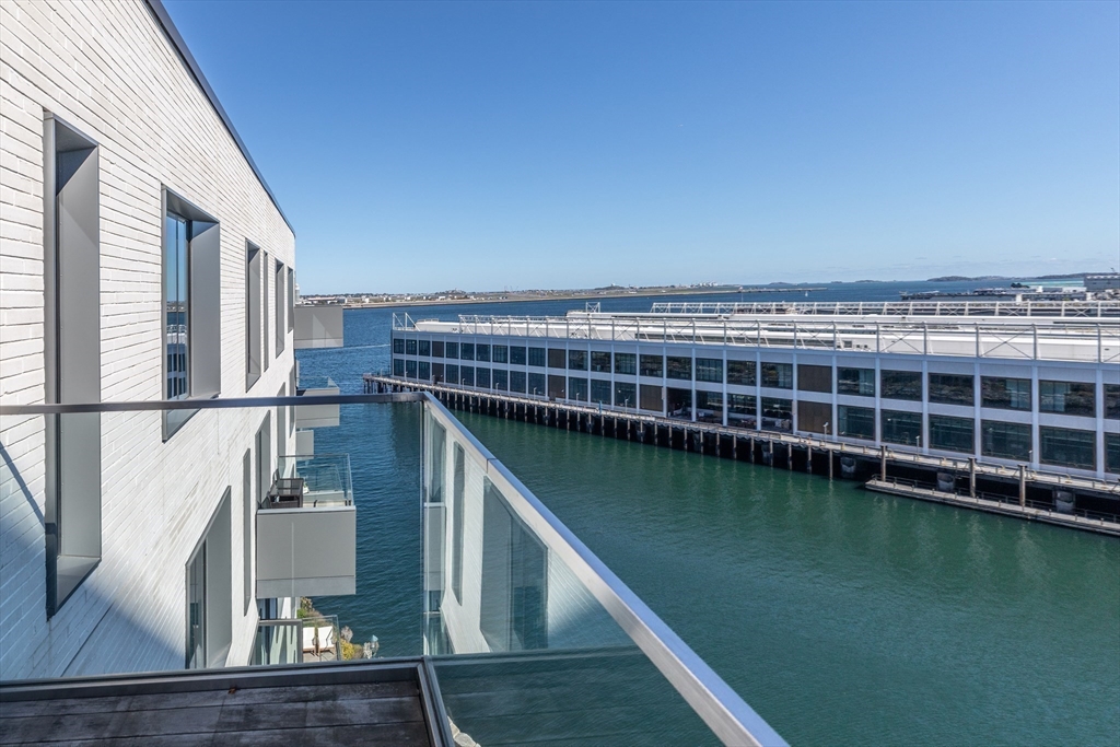 300 Pier 4th Blvd #PHM Boston, MA 02210 300 Pier 4th Blvd #PHM Boston, MA 02210