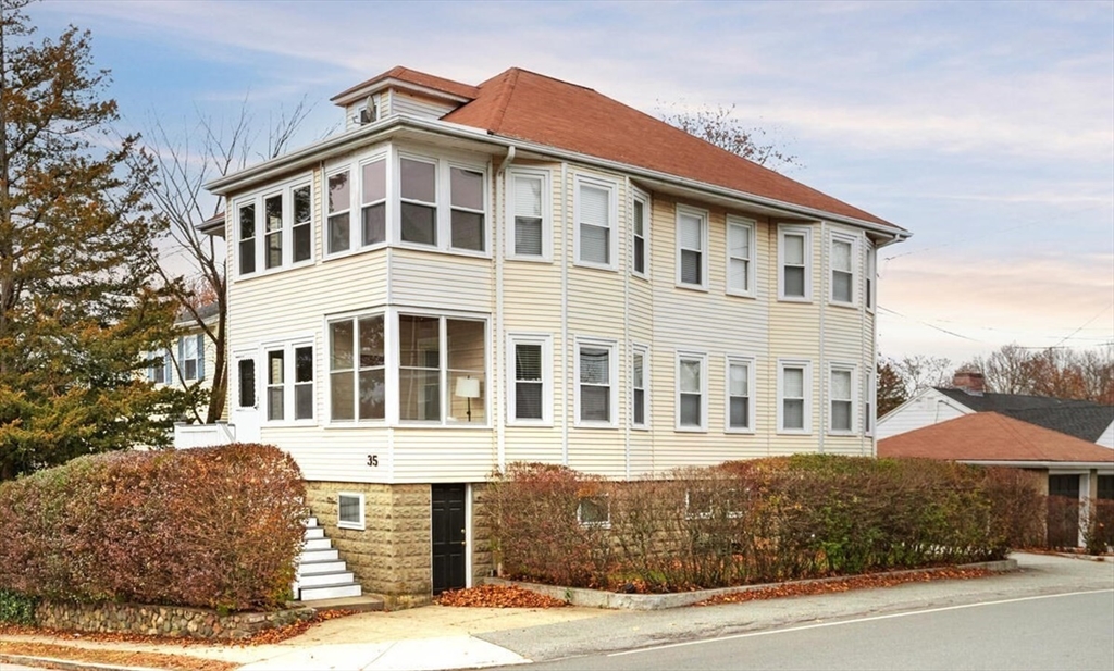35 Richardson St #2 Wakefield, MA 01880