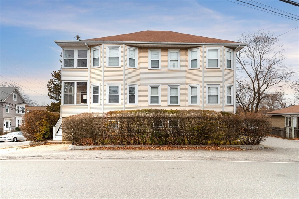 35 Richardson St #2 Wakefield, MA 01880