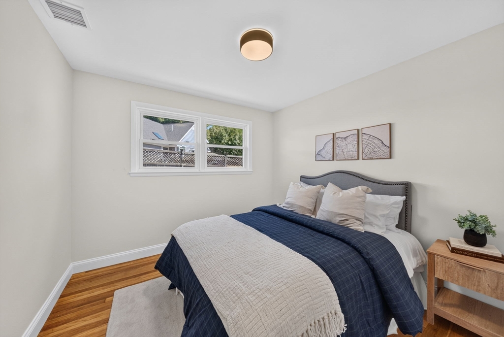 8 Everett St Wakefield, MA 01880
