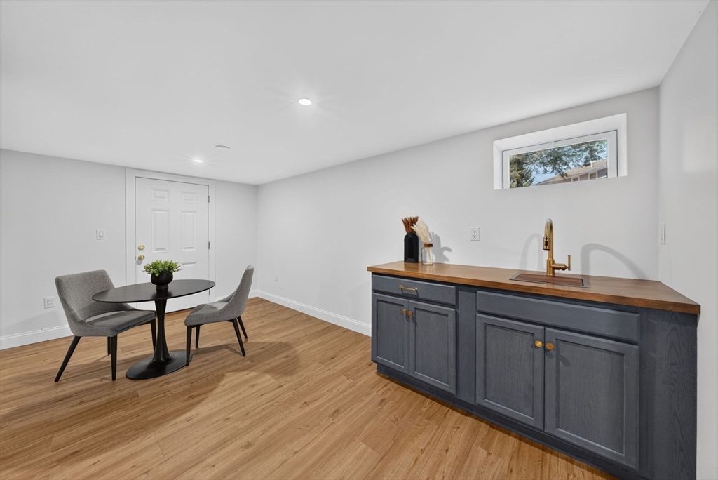8 Everett St Wakefield, MA 01880