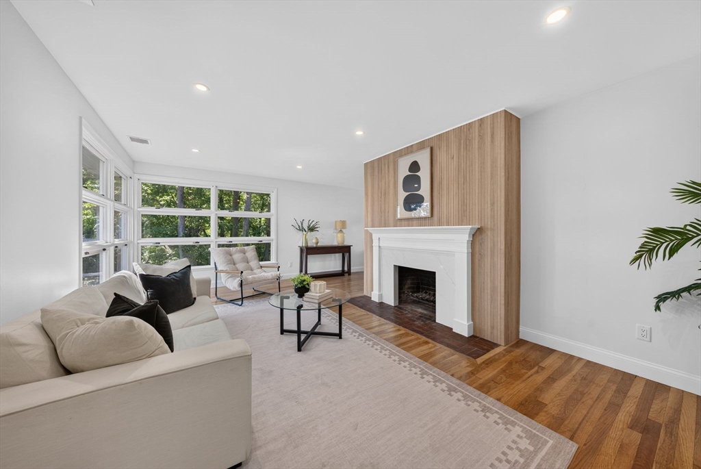 8 Everett St Wakefield, MA 01880