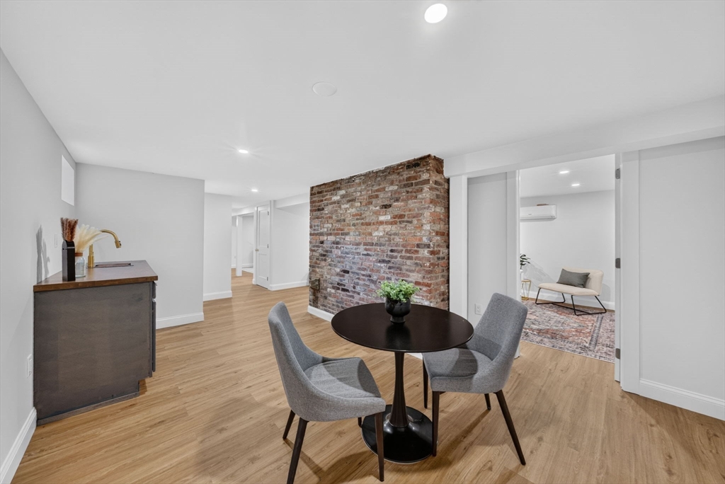 8 Everett St Wakefield, MA 01880