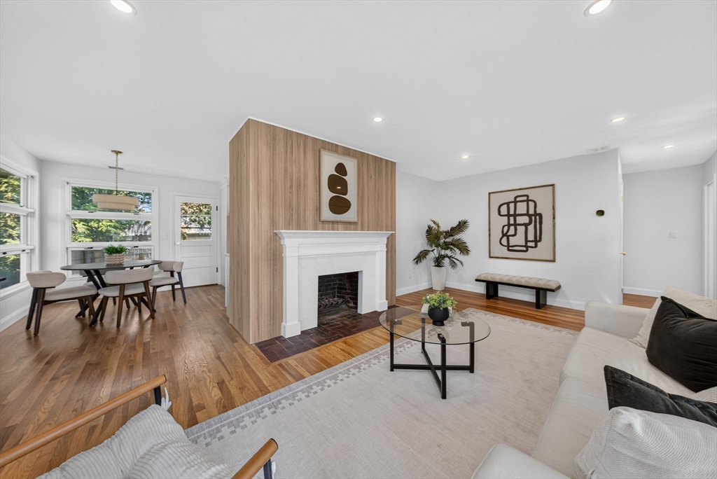 8 Everett St Wakefield, MA 01880