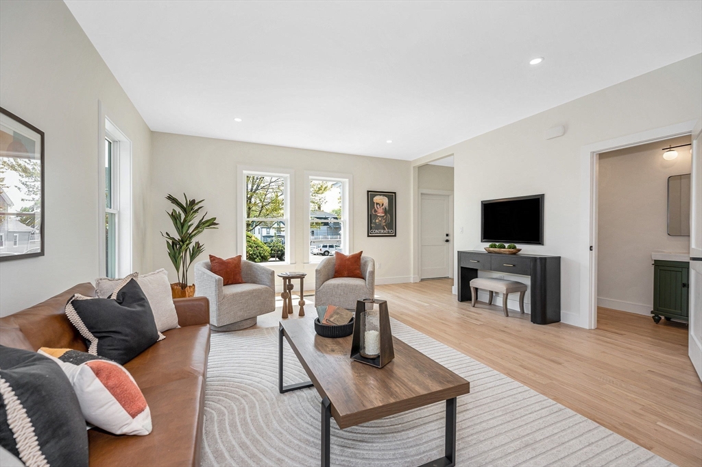 13 Chestnut St #1 Wakefield, MA 01880